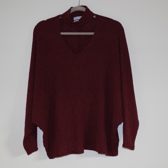 Urban Outfitters Sweater SALE💫 - Picture 2 of 3